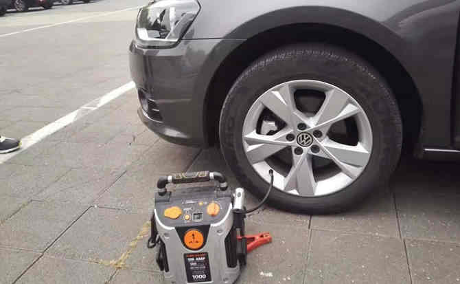 辉南汽车搭电案例